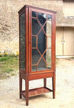Mahogany antique cabinet1.jpg